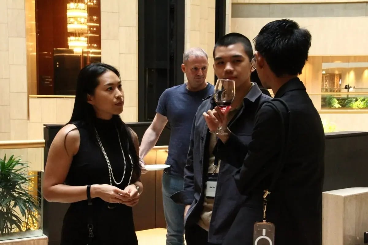 6976b64e-4cb4-43a9-b125-638faa80fba4