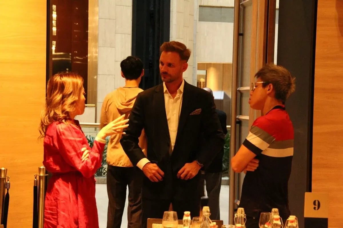 f929ee11-ae94-45eb-9970-d124053804c0