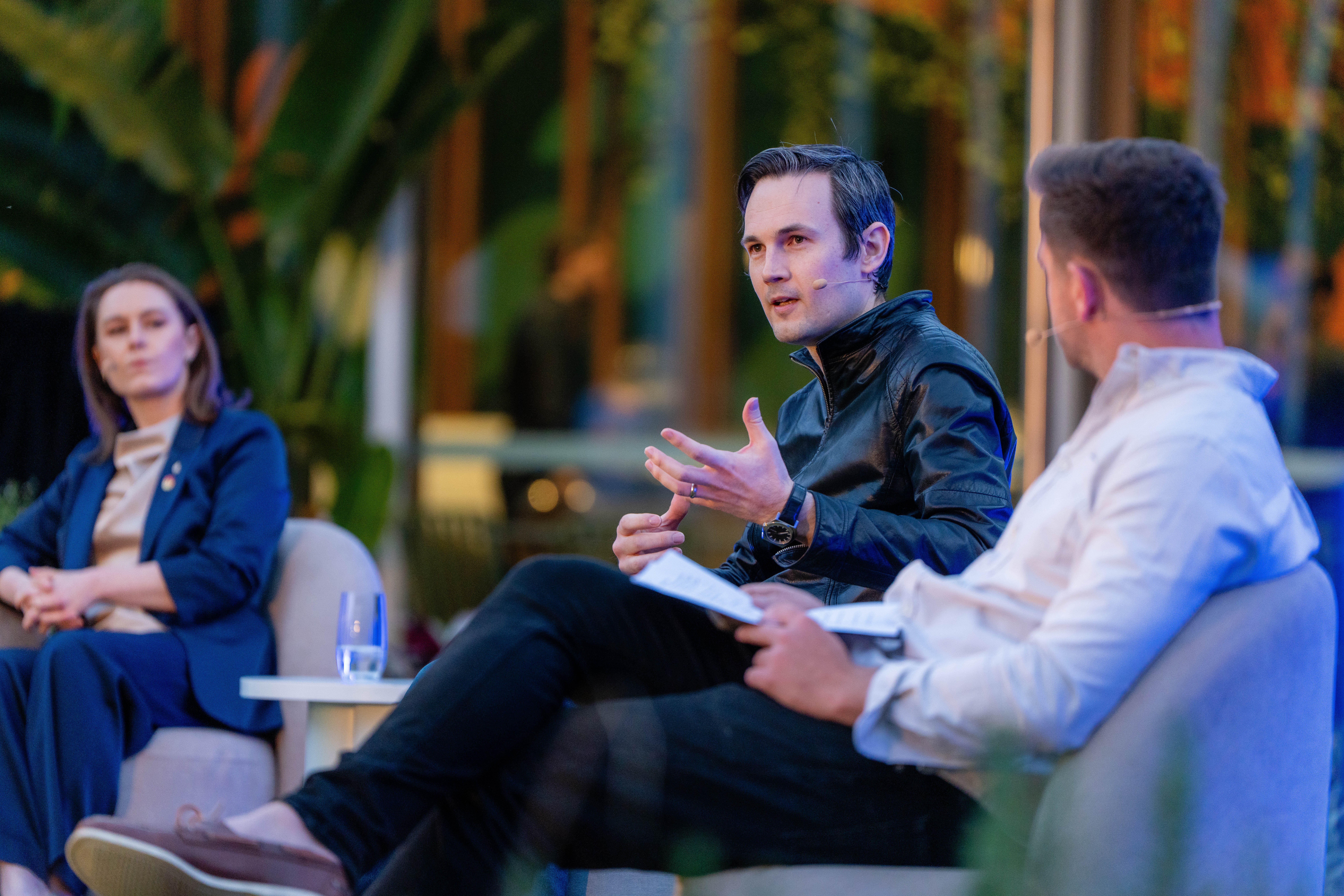 20251111Aura.co_sgrphoto0048