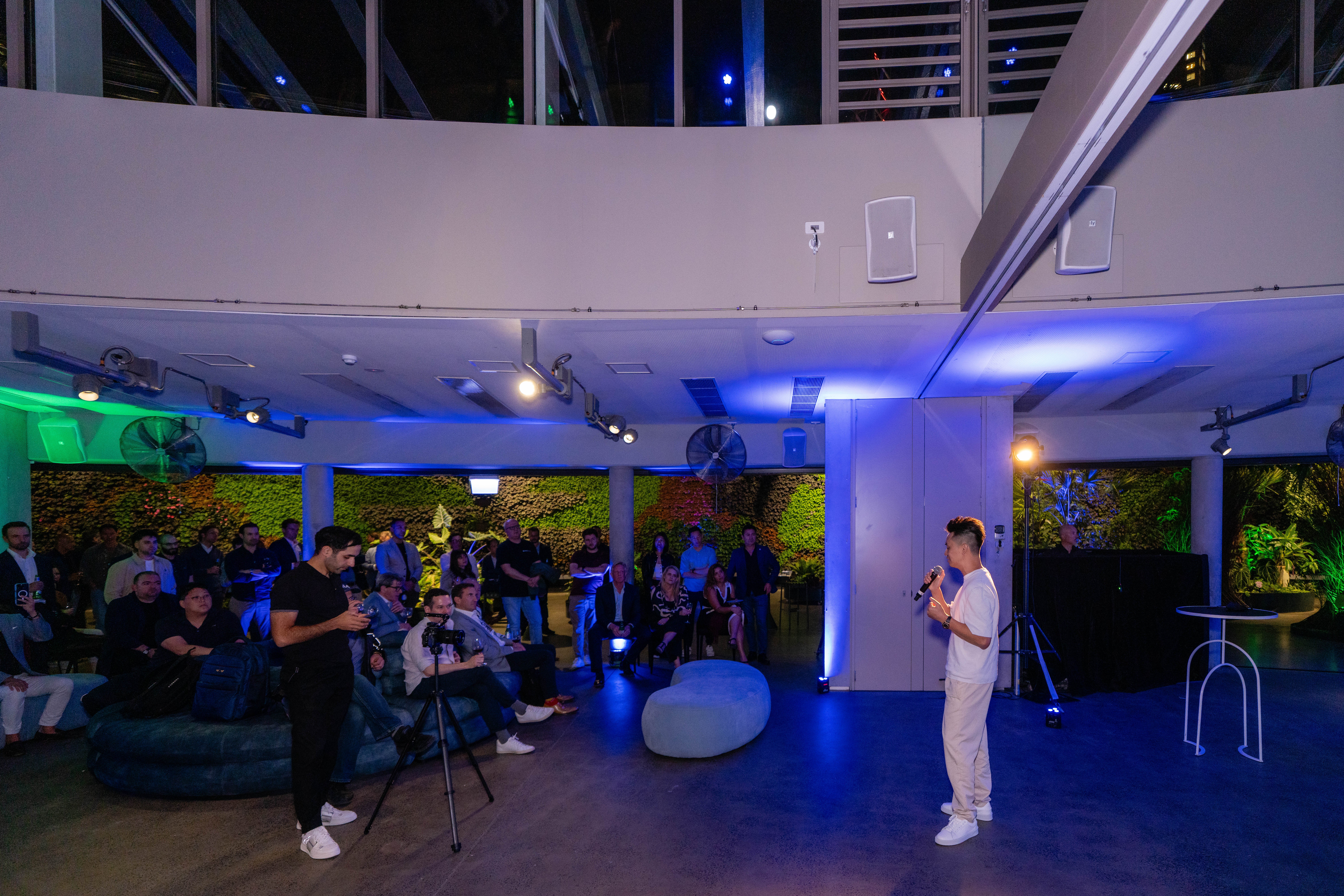 20251111Aura.co_sgrphoto0090